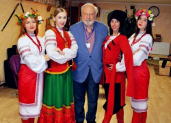 Гостем кинофестиваля в Ессентуках стал сценарист фильма «Белое солнце пустыни» Гостем кинофестиваля в Ессентуках стал сценарист фильма «Белое солнце пустыни»
