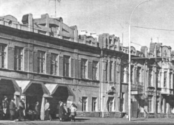 «Из двух зданий – в одно, из гостиницы в коммуналку»: история гостиницы «Коммерческой» в Ставрополе «Из двух зданий – в одно, из гостиницы в коммуналку»: история гостиницы «Коммерческой» в Ставрополе