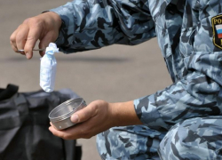 Три сотрудника наркоконтроля в Ставрополе покрывали продажу наркотиков Три сотрудника наркоконтроля в Ставрополе покрывали продажу наркотиков