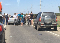 Смертельное столкновение "Лады" и "Рено" произошло на выезде из Ставрополя Смертельное столкновение "Лады" и "Рено" произошло на выезде из Ставрополя