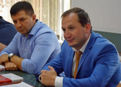 Депутаты георгиевской окружной думы от «Справедливой России» хотят добиться отставки Клетина Депутаты георгиевской окружной думы от «Справедливой России» хотят добиться отставки Клетина