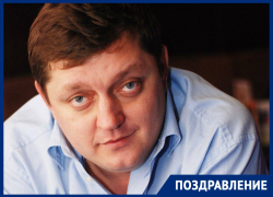 Основателю информационного агентства «Блокнот» Олегу Пахолкову исполнилось 49 лет Основателю информационного агентства «Блокнот» Олегу Пахолкову исполнилось 49 лет