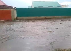 В Михайловске до сих пор действует режим ЧС: видео в городе после дождя В Михайловске до сих пор действует режим ЧС: видео в городе после дождя