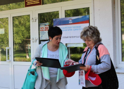 В Кисловодске жалуются на подкуп голосующих во время праймериз «Единой России» В Кисловодске жалуются на подкуп голосующих во время праймериз «Единой России»