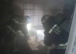 Из-за пожара в подсобке больницы в селе Александровском эвакуировали 44 человека Из-за пожара в подсобке больницы в селе Александровском эвакуировали 44 человека