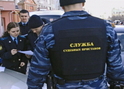 За долг по кредиту судебные приставы Пятигорска арестовали "Мерседес" За долг по кредиту судебные приставы Пятигорска арестовали "Мерседес"