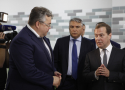 Глава Ставрополья рассказал Медведеву, что благодаря господдержке попал в другой мир Глава Ставрополья рассказал Медведеву, что благодаря господдержке попал в другой мир