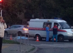 В Ставропле на пешеходном переходе Мира-Доваторцев сбили человека В Ставропле на пешеходном переходе Мира-Доваторцев сбили человека