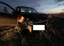 На Ставрополье водитель скрылся после аварии, оставив в машине двоих пострадавших На Ставрополье водитель скрылся после аварии, оставив в машине двоих пострадавших