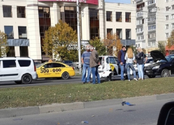 «Случайность?»: два ДТП на одном участке дороги попали на видео в Ставрополе «Случайность?»: два ДТП на одном участке дороги попали на видео в Ставрополе