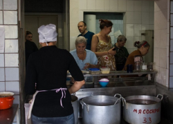 Шесть медработников с заведующим пищеблока воровали продукты у пациентов больницы в Ставрополе Шесть медработников с заведующим пищеблока воровали продукты у пациентов больницы в Ставрополе