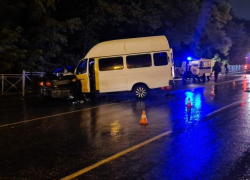 В больницах Кавминвод остаются 14 пострадавших в аварии с маршруткой В больницах Кавминвод остаются 14 пострадавших в аварии с маршруткой