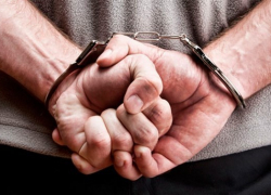 В Ставрополе скрывавшегося в течение 8 лет мужчину поймали полицейские В Ставрополе скрывавшегося в течение 8 лет мужчину поймали полицейские