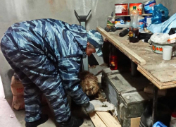 Лавочка закрыта: полиция ликвидировала наркопритон в Курском районе Ставрополья Лавочка закрыта: полиция ликвидировала наркопритон в Курском районе Ставрополья