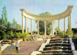 Каскадную лестницу Кисловодска изобразят на почтовых марках и конвертах Каскадную лестницу Кисловодска изобразят на почтовых марках и конвертах