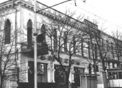 «Подпольный кружок гимназистов и бронированная комната»: какие тайны хранило здание в греческом стиле «Подпольный кружок гимназистов и бронированная комната»: какие тайны хранило здание в греческом стиле