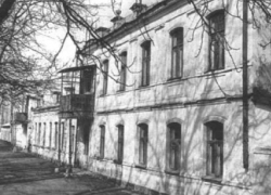 «Доходные дома и новый архитектурный ансамбль Ставрополя»: история усадьбы «бриллиантового короля» «Доходные дома и новый архитектурный ансамбль Ставрополя»: история усадьбы «бриллиантового короля»