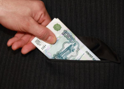 Продавец пытался подкупить полицейского Продавец пытался подкупить полицейского