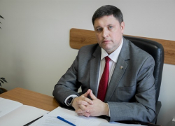 Николай Новопашин: "Самое главное в политике - сохранить человеческое лицо" Николай Новопашин: "Самое главное в политике - сохранить человеческое лицо"