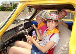 Дети из лагерей побывали в Ставропольском музее автомобилей Дети из лагерей побывали в Ставропольском музее автомобилей