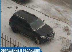 Автохам на внедорожнике регулярно "паркуется" на засеянном палисаднике в Ставрополе Автохам на внедорожнике регулярно "паркуется" на засеянном палисаднике в Ставрополе