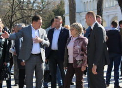 Валентина Матвиенко осталась недовольна свалкой и отсутствием современного кинотеатра в Кисловодске Валентина Матвиенко осталась недовольна свалкой и отсутствием современного кинотеатра в Кисловодске