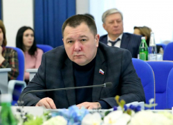 Ставропольский депутат Виктор Отамас ходил на заседания комитета по соцполитике и здравоохранению Ставропольский депутат Виктор Отамас ходил на заседания комитета по соцполитике и здравоохранению