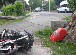В Ставрополе в ДТП попал мотоцикл В Ставрополе в ДТП попал мотоцикл