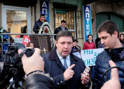 Николай Новопашин отправил главе ФСКН открытое письмо после митинга возле аптеки в Пятигорске Николай Новопашин отправил главе ФСКН открытое письмо после митинга возле аптеки в Пятигорске