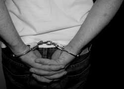 Житель Ставрополья убил мужчину из-за разногласий в технологиях ремонта Житель Ставрополья убил мужчину из-за разногласий в технологиях ремонта