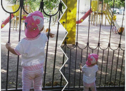 В Пятигорске жители новостройки не пускают соседских детей играть на свою площадку В Пятигорске жители новостройки не пускают соседских детей играть на свою площадку