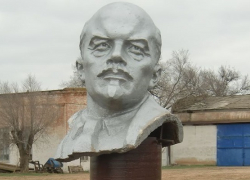 На Ставрополье установят памятник Ленину, снесенный бандеровцами в Харькове На Ставрополье установят памятник Ленину, снесенный бандеровцами в Харькове