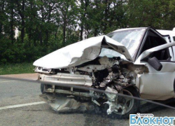 В Ставрополе произошла авария с участием двух автомобилей: Видео В Ставрополе произошла авария с участием двух автомобилей: Видео