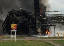 По факту пожара на нефтекумском заводе возбуждено уголовное дело По факту пожара на нефтекумском заводе возбуждено уголовное дело