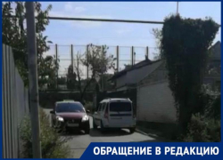Ученики 11 школы в Ставрополе вынуждены добираться на уроки под угрозой наезда автомобилей Ученики 11 школы в Ставрополе вынуждены добираться на уроки под угрозой наезда автомобилей