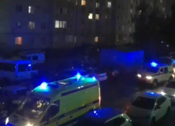 Четырехлетняя девочка оперлась на москитную сетку и выпала из окна многоэтажки в Ставрополе Четырехлетняя девочка оперлась на москитную сетку и выпала из окна многоэтажки в Ставрополе
