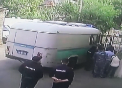 Устроивших в центре Ставрополя стрельбу с ранением юноши и девочки полицейских могут уволить Устроивших в центре Ставрополя стрельбу с ранением юноши и девочки полицейских могут уволить