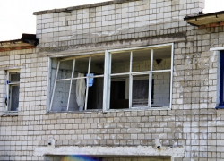 Стихия в селе Русском на Ставрополье повредила детский дом Стихия в селе Русском на Ставрополье повредила детский дом