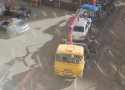 В Ставрополе на Перспективном эвакуировали сразу несколько автомобилей В Ставрополе на Перспективном эвакуировали сразу несколько автомобилей