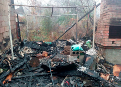 В ночном пожаре в Ставрополе погиб человек В ночном пожаре в Ставрополе погиб человек