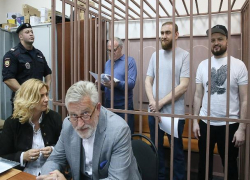 Брата арестованного экс-сенатора Арашукова оставили под стражей Брата арестованного экс-сенатора Арашукова оставили под стражей