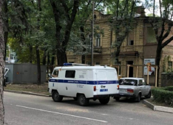 В Пятигорске полиция изъяла технику бизнесмена, пытавшего снести историческое здание В Пятигорске полиция изъяла технику бизнесмена, пытавшего снести историческое здание