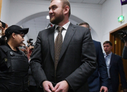 Скандальный экс-депутат Ставрополя Рауф Арашуков арестован судом на два месяца Скандальный экс-депутат Ставрополя Рауф Арашуков арестован судом на два месяца