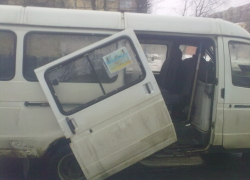 В Ставрополе маршрутки ездят без дверей В Ставрополе маршрутки ездят без дверей
