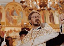 Лица города: Отец Владимир Сафонов планировал стать музыкантом Лица города: Отец Владимир Сафонов планировал стать музыкантом