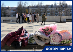 Фоторепортаж: В Ставрополе в «зеркальную» дату поженились 74 пары Фоторепортаж: В Ставрополе в «зеркальную» дату поженились 74 пары