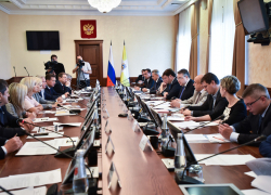 Собрать с предприятий края дополнительные 9 миллиардов рублей придумали власти Ставрополья Собрать с предприятий края дополнительные 9 миллиардов рублей придумали власти Ставрополья