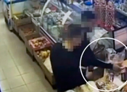 Покупателей с фальшивыми деньгами задержали на Ставрополье Покупателей с фальшивыми деньгами задержали на Ставрополье