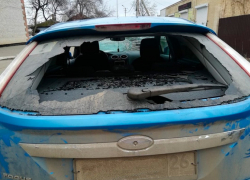 Гражданин разбил окна на автомобиле своего недруга на Ставрополье Гражданин разбил окна на автомобиле своего недруга на Ставрополье
