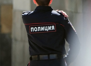 Мужчина ударил полицейского калиткой по голове на Ставрополье Мужчина ударил полицейского калиткой по голове на Ставрополье
